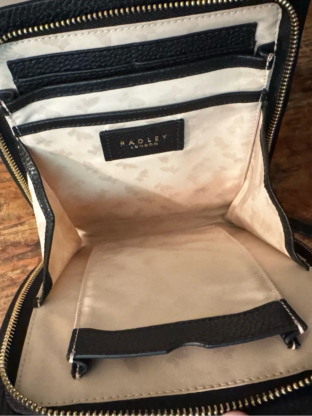 NWT/DUST BAG Radley London Summer Street Zip-Around Crossbody Bag in Black